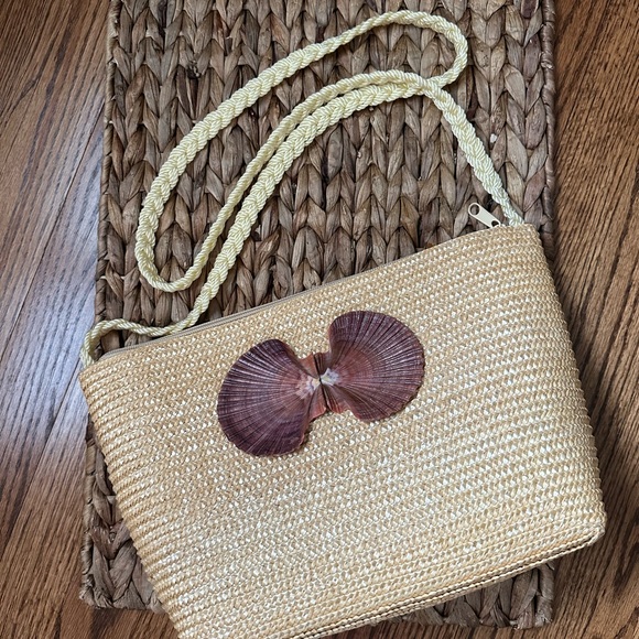 Handbags - Vtg Shell and Straw Purse